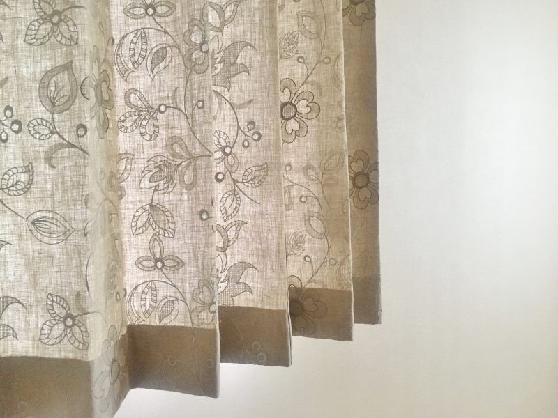 「Lif/Lin」リフリンをコーディネート。 リネン100%の生地に繊細な刺繍のデザイン