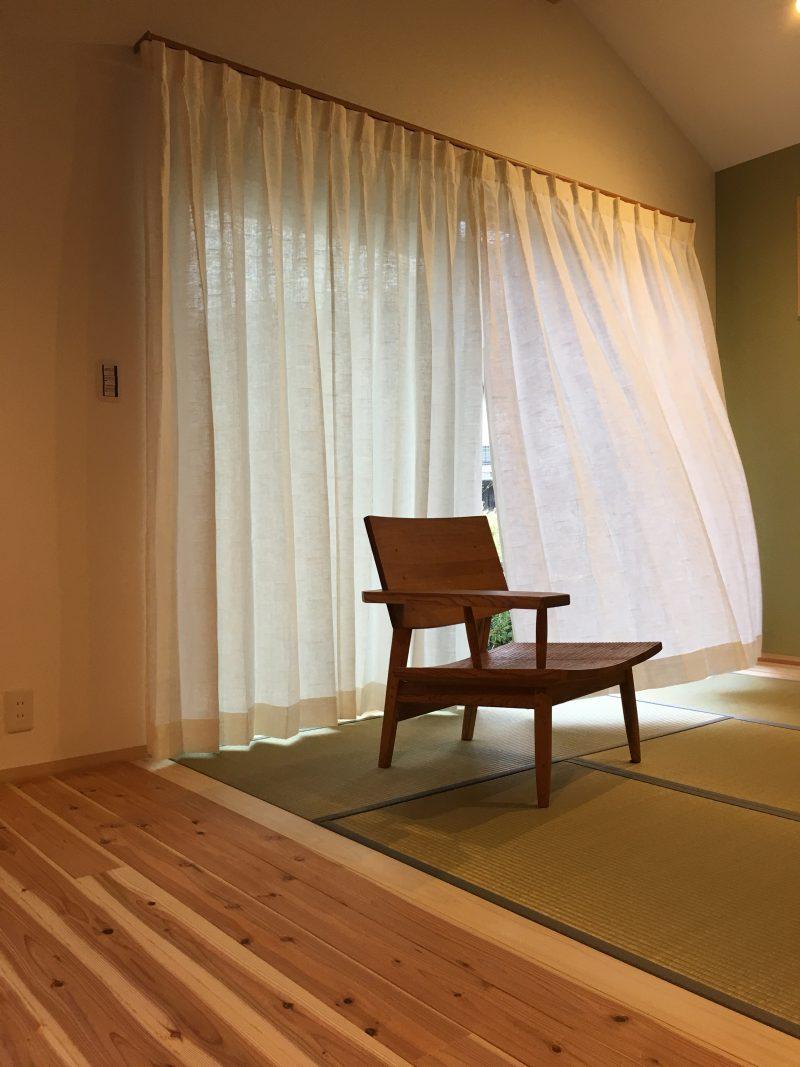 畳のある暮らしとリネンカーテン