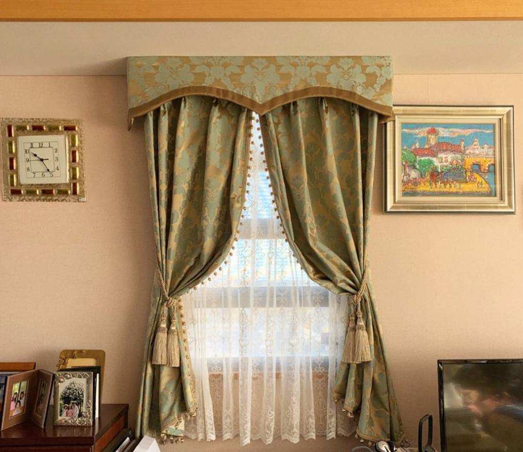 デザイン性のあるストレートバランスのカーテンコーディネート